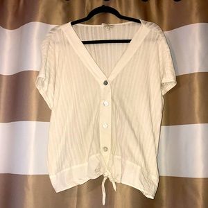 Lucky Brand Large white loose fit tshirt with shell buttons.